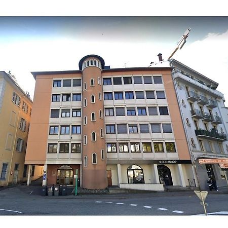 Charmant Appart Sous Toits Proche Chateau Des Ducs Chambéry Exterior foto