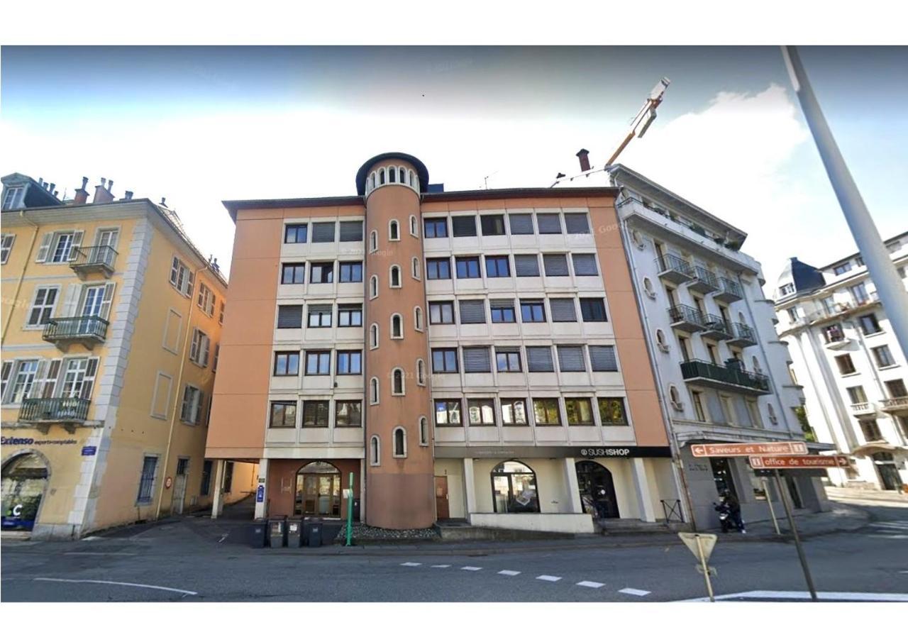Charmant Appart Sous Toits Proche Chateau Des Ducs Chambéry Exterior foto